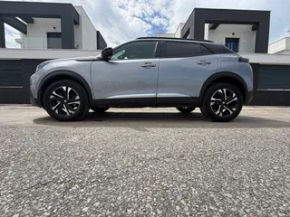 Peugeot 2008 2008 Allure Pack PureTech 130 EAT8 5