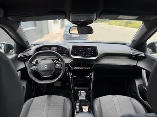 Peugeot 2008 2008 Allure Pack PureTech 130 EAT8 4